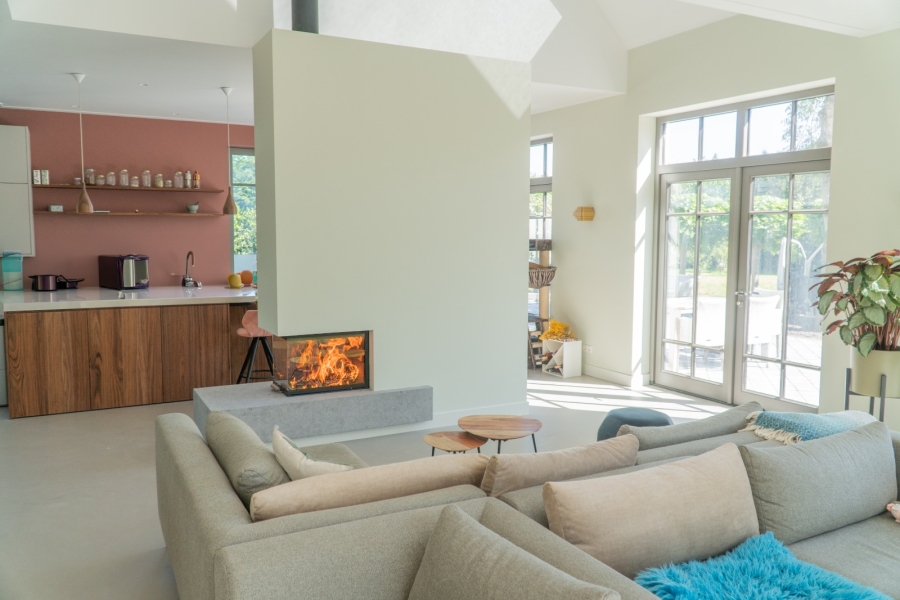 gesloten-houthaard-als-roomdivider